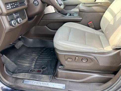 Certified 2022 Chevrolet Suburban LT w/ Luxury Package image 24