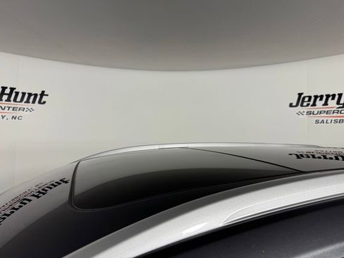 Used 2023 Nissan Rogue SL image 12