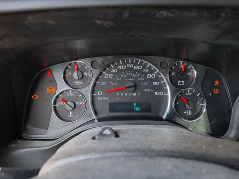 Used 2017 Chevrolet Express 2500 RWD image 21