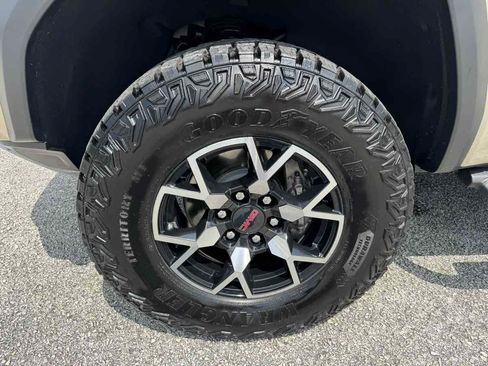 Used 2023 GMC Canyon AT4X AWD/4WD image 35