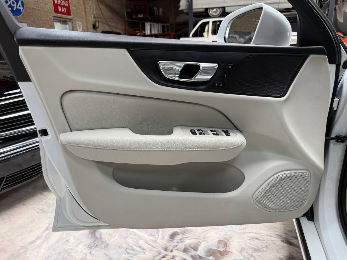 Used 2019 Volvo S60 T5 Momentum w/ Premium Package FWD image 29