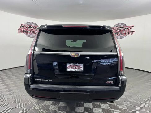 Used 2018 Cadillac Escalade Luxury w/ LPO, Radiant Package image 6