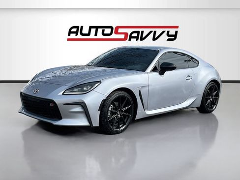 Used 2025 Toyota GR86 Premium w/ ALL Weather Mat Package (TMS) RWD image 3