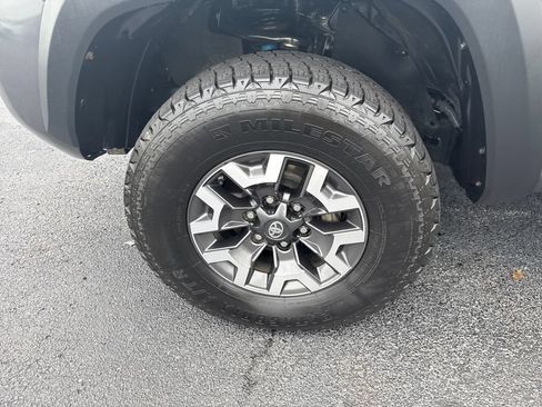 Used 2021 Toyota Tacoma TRD Off-Road AWD/4WD image 30