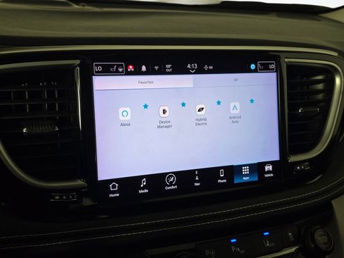 Used 2022 Chrysler Pacifica Limited w/ Uconnect Theater Family Group FWD image 26