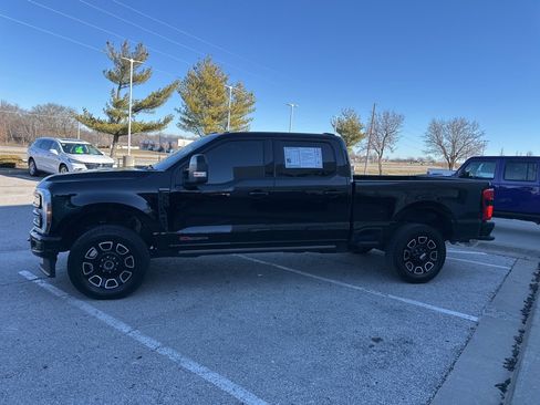 Used 2025 Ford F350 Platinum image 13