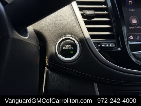 Used 2021 Chevrolet Trax LT w/ LT Convenience Package FWD image 23