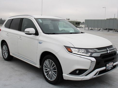 Used 2019 Mitsubishi Outlander SEL image 2