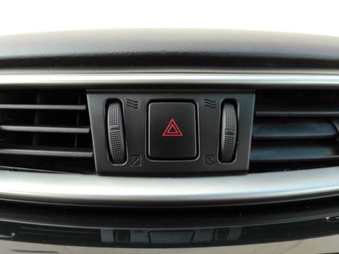 Used 2019 Nissan Murano SV image 39