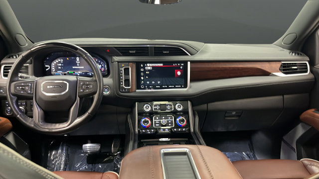 Used 2024 GMC Yukon XL Denali Ultimate AWD/4WD image 11