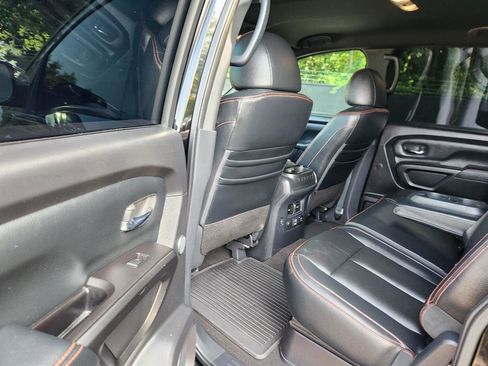 Used 2020 Nissan Titan PRO-4X w/ Pro-4x Convenience Package image 21