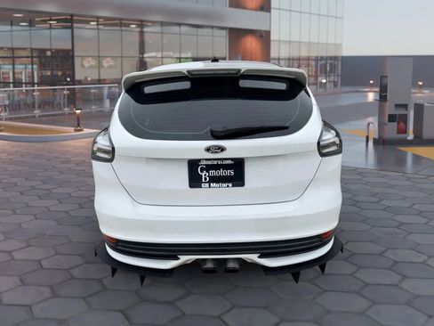 Used 2017 Ford Focus ST image 6