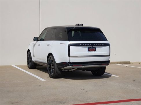 New 2026 Land Rover Range Rover SE image 3