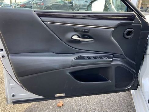 Certified 2020 Lexus ES 300h w/ Accessory Package image 24