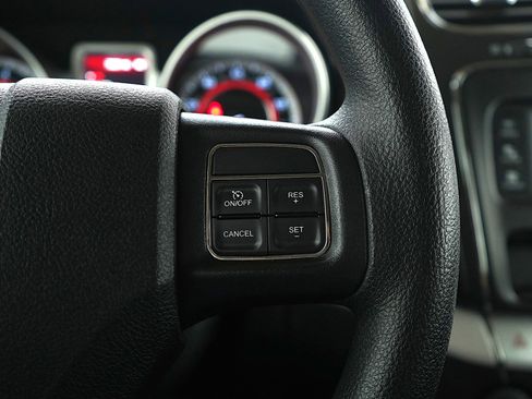 Used 2014 Dodge Journey SXT image 25