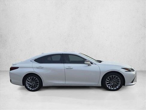 Used 2024 Lexus ES 300h Ultra Luxury FWD image 4