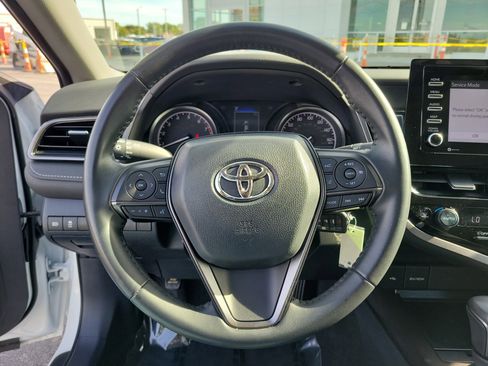 Used 2024 Toyota Camry SE image 21