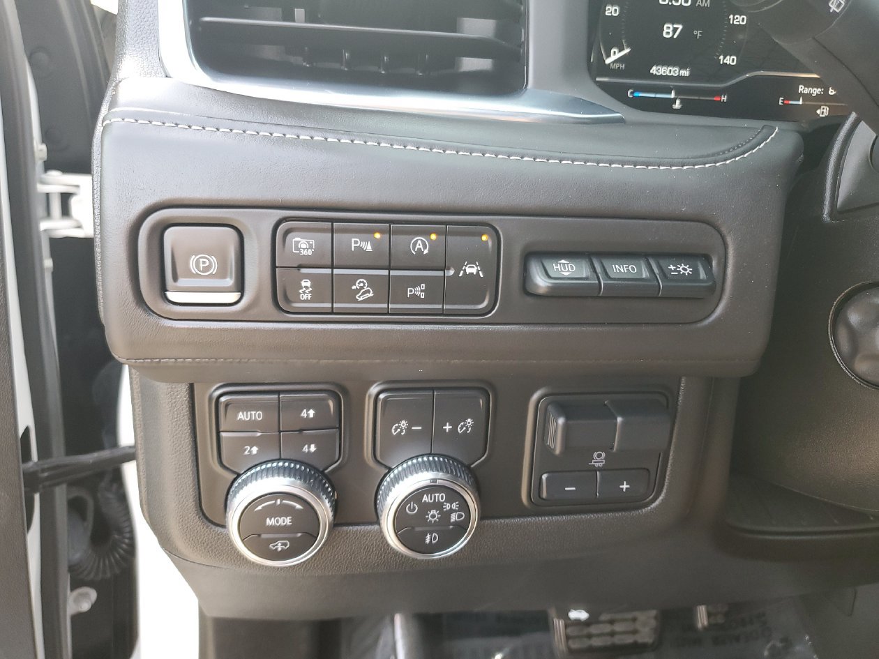 Used 2023 GMC Yukon Denali Ultimate AWD/4WD image 29