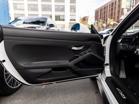 Certified 2019 Porsche 911 GT3 RS RWD image 36