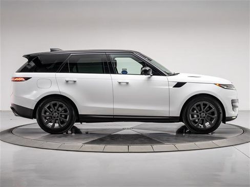 New 2025 Land Rover Range Rover Sport SE image 6