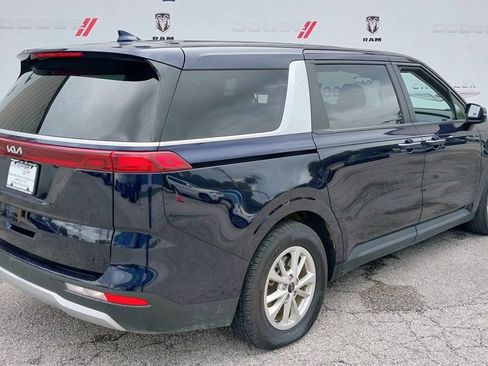 Used 2024 Kia Carnival LX image 5