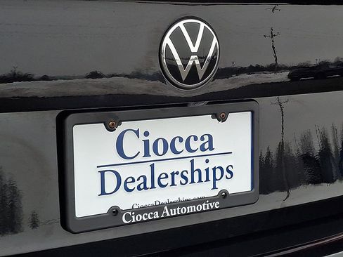 Used 2023 Volkswagen Jetta SE w/ Black Wheel Package image 30