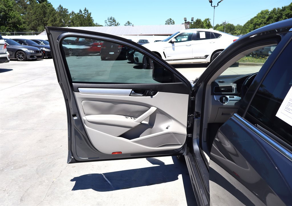 Used 2013 Volkswagen Passat TDI SE FWD image 26