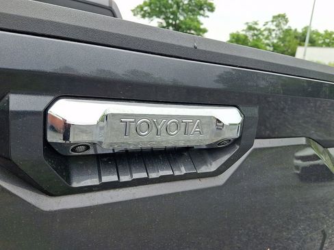 Used 2024 Toyota Tundra Limited AWD/4WD image 35