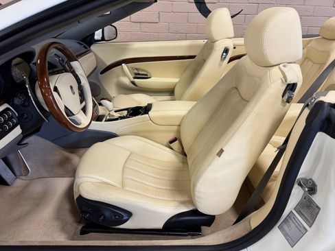 Used 2011 Maserati GranTurismo Convertible RWD image 39