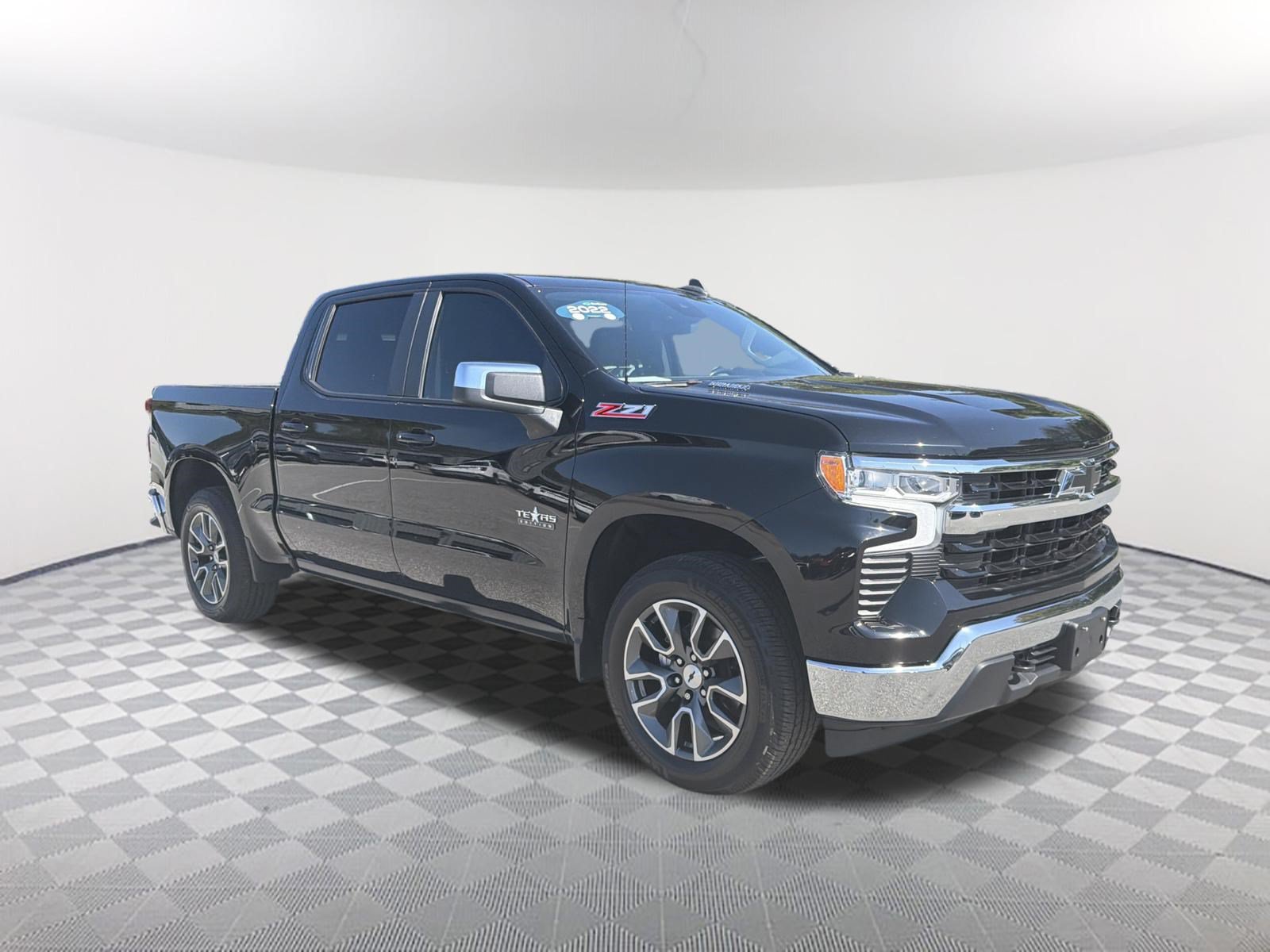 Certified 2022 Chevrolet Silverado 1500 LT AWD/4WD image 3