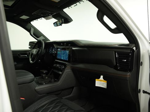 New 2025 GMC Sierra 1500 AT4 w/ AT4 Premium Package image 19