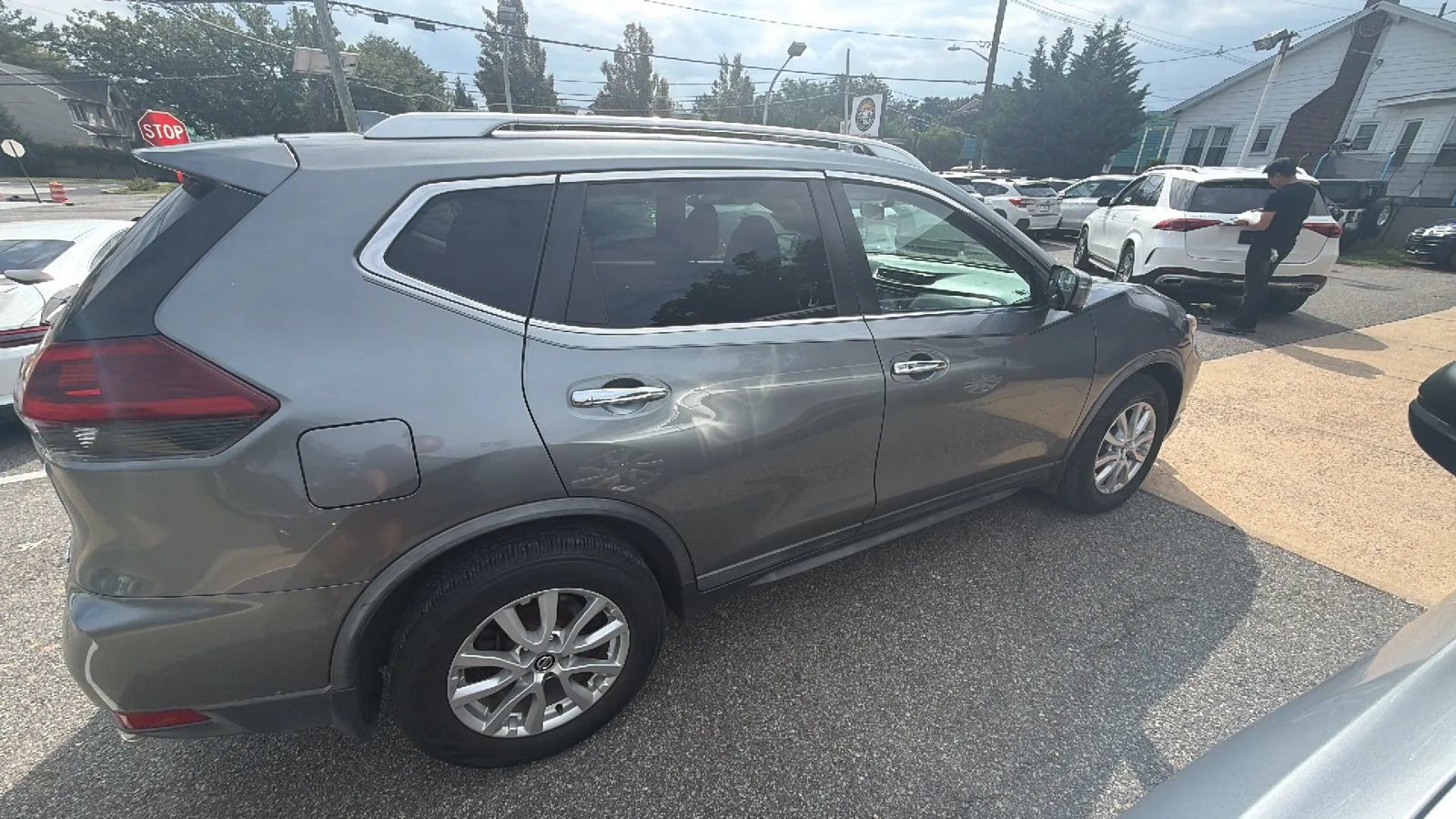 Used 2018 Nissan Rogue SV w/ Premium Package AWD/4WD image 14
