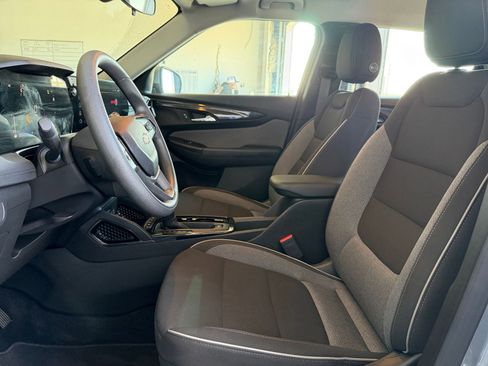 Used 2025 Chevrolet TrailBlazer LT image 24