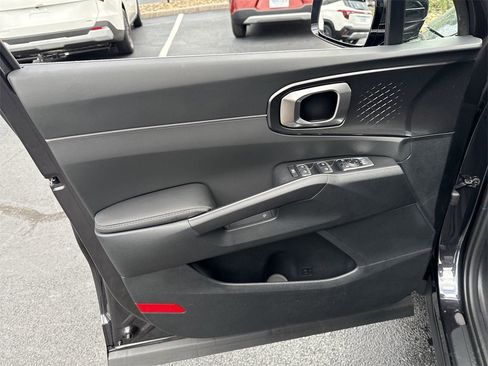 New 2025 Kia Sorento LX image 21