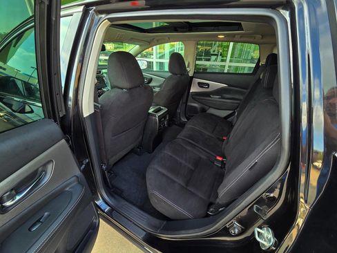 Used 2019 Nissan Murano SV w/ Premium Package image 13