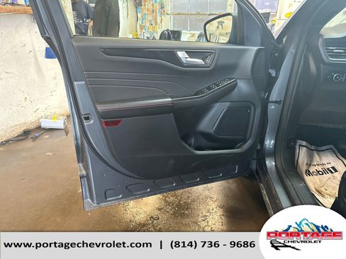 Used 2025 Ford Escape ST-Line Select image 11