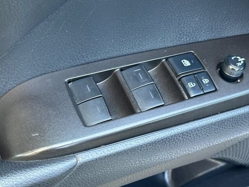 Used 2021 Toyota Camry SE FWD image 11