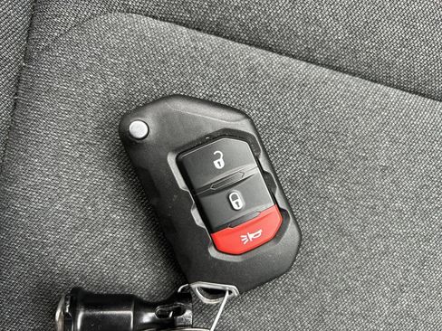 Used 2024 Jeep Wrangler Unlimited Rubicon w/ XTREMEE 35" Tire Package image 37