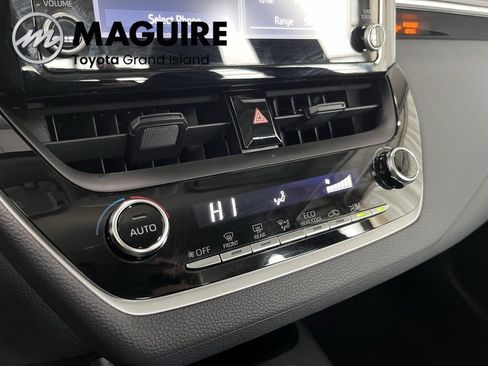 Used 2022 Toyota Corolla LE image 14