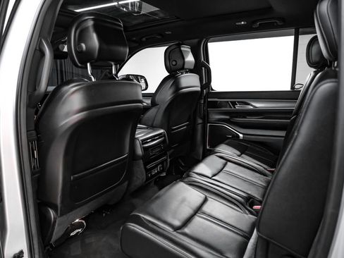 Used 2022 Jeep Wagoneer Series I image 39