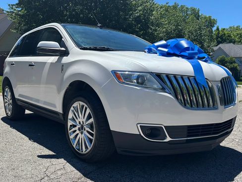 Used 2013 Lincoln MKX AWD image 8