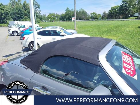 Used 2008 Pontiac Solstice Convertible w/ Preferred Package RWD image 2