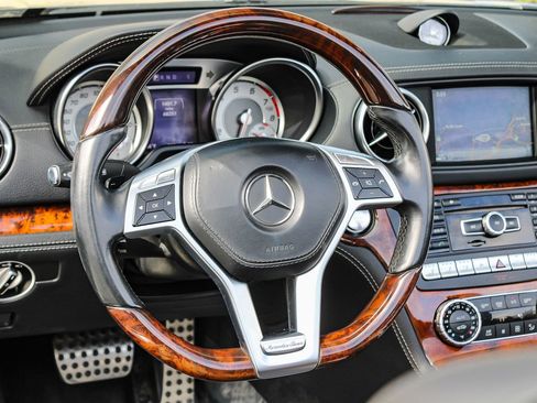 Used 2014 Mercedes-Benz SL 550 image 17