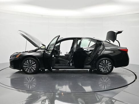 Certified 2024 Nissan Altima 2.5 SV FWD image 46