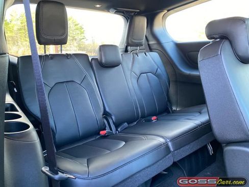 New 2026 Chrysler Pacifica Select image 8