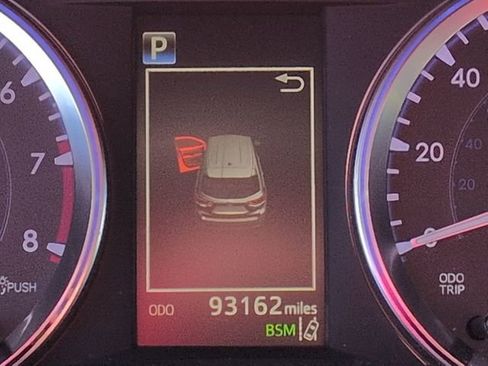 Used 2017 Toyota Highlander XLE image 21