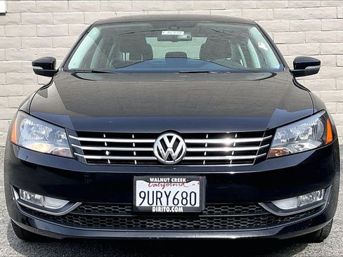 Used 2015 Volkswagen Passat TDI SEL Premium image 2