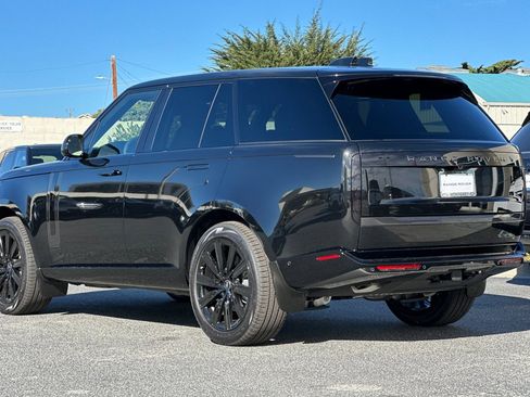 New 2025 Land Rover Range Rover SE image 3