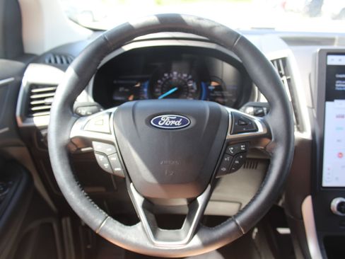 Used 2023 Ford Edge SEL w/ Convenience Package AWD/4WD image 9