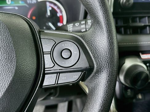 Certified 2025 Toyota RAV4 LE FWD image 17